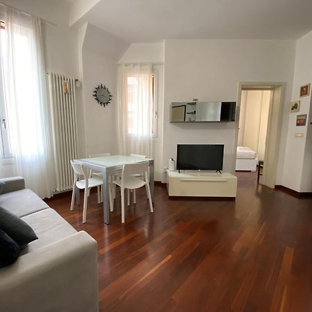 Avantgard Rooms Western Station Болонья Экстерьер фото