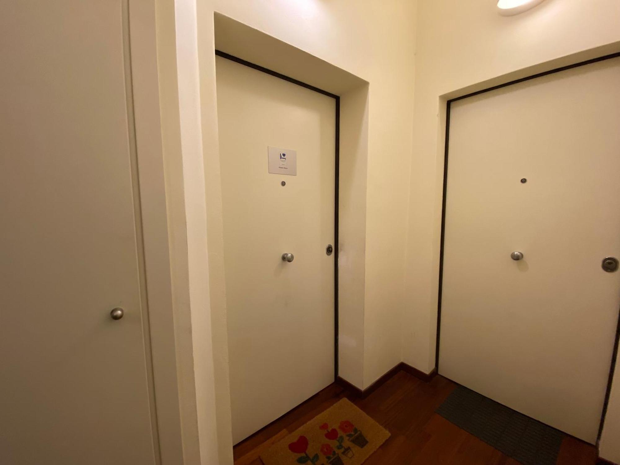Avantgard Rooms Western Station Болонья Экстерьер фото
