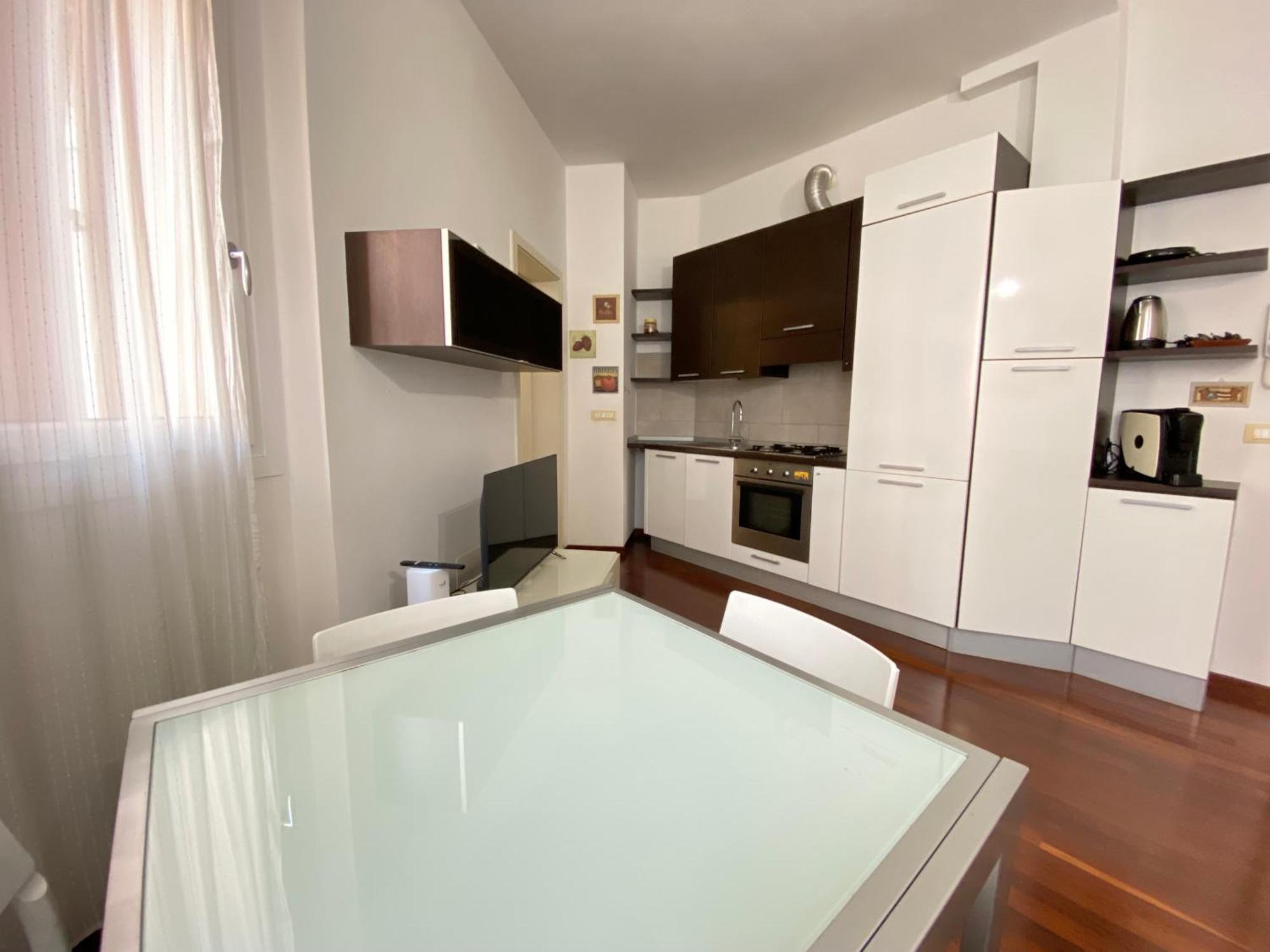 Avantgard Rooms Western Station Болонья Экстерьер фото