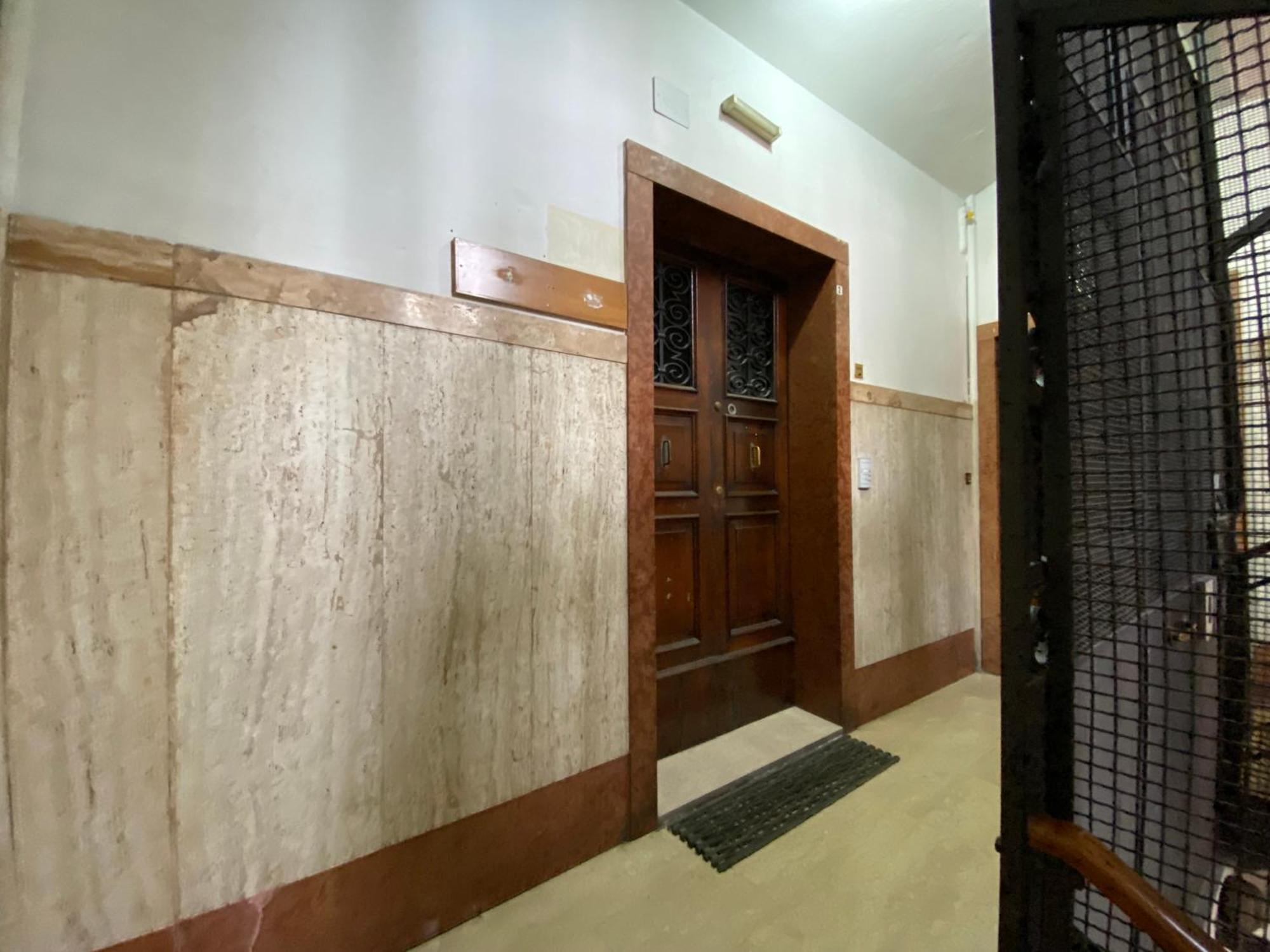 Avantgard Rooms Western Station Болонья Экстерьер фото