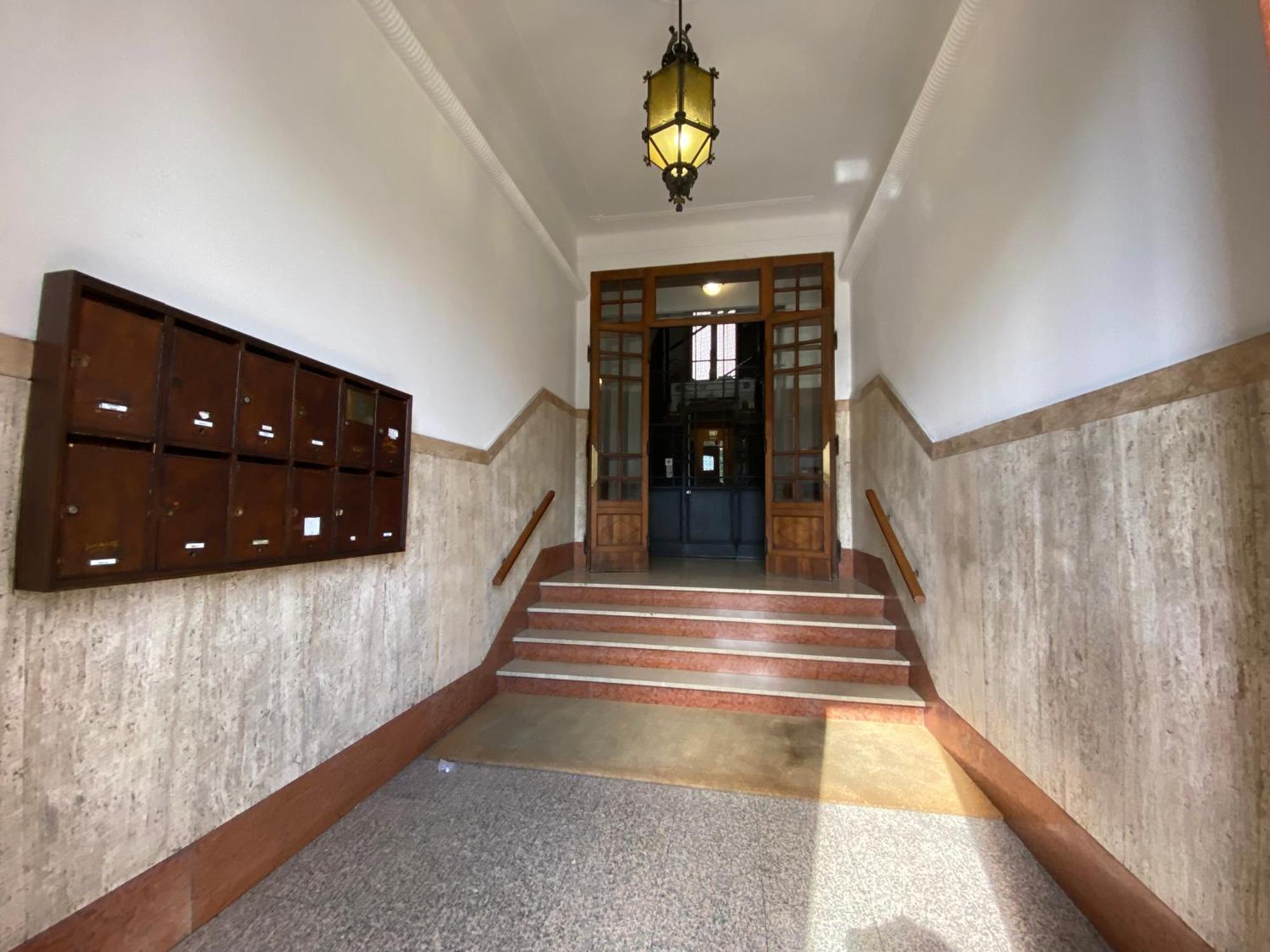 Avantgard Rooms Western Station Болонья Экстерьер фото